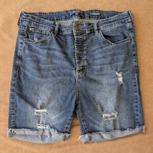 Revery Ultra High Rise Bermuda Jean Shorts! Size 2X!